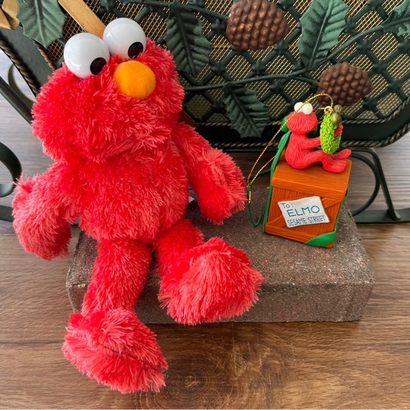 Elmo from Sesame Street Christmas ornament Added extra is small plush of Elmo - Picture 2 of 6